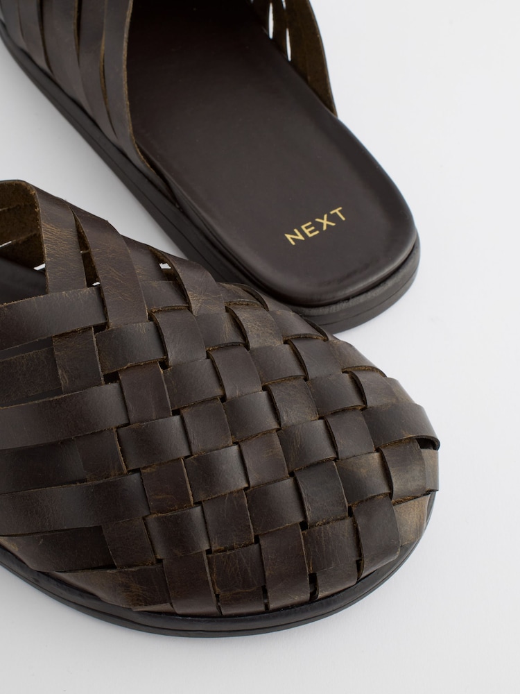 Braun - Pantoletten im Loafer-Stil aus Leder mit Webmuster - Bild 8 von 8 Braun - Pantoletten im Loafer-Stil aus Leder mit Webmuster - Bild 8 von 8