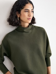 كنزة Masha بأكمام انسيابية واسعة من Phase Eight - صورة 4 من 7