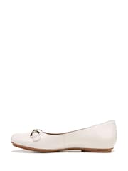 Cream - Naturalizer balerinke iz usnja  Maxwell Bit - Slika 2 iz 6