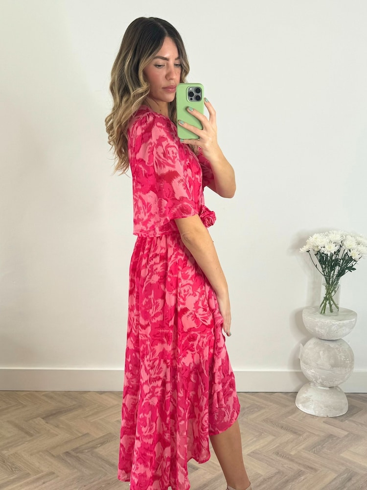 Style Cheat Pink Clara Angel Sleeve Corsage Detail Midi Dress - Image 2 of 4