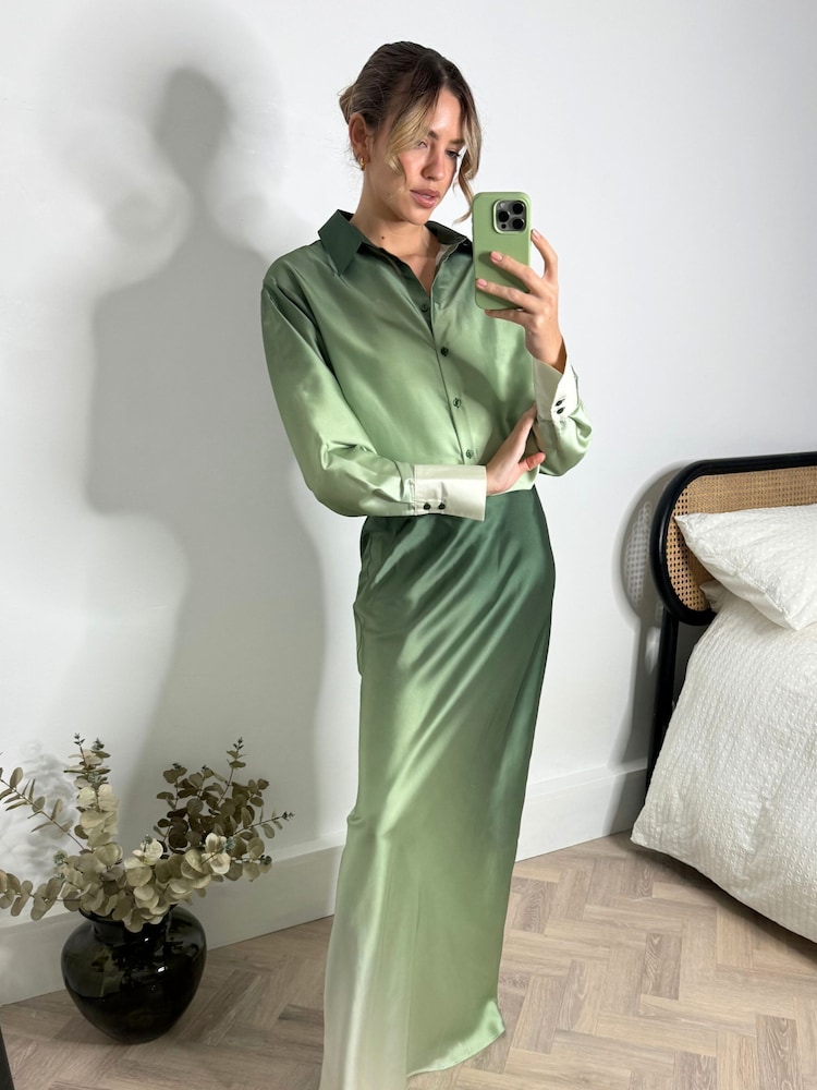 Style Cheat Green Evelyn Ombre Maxi Skirt - Image 4 of 4