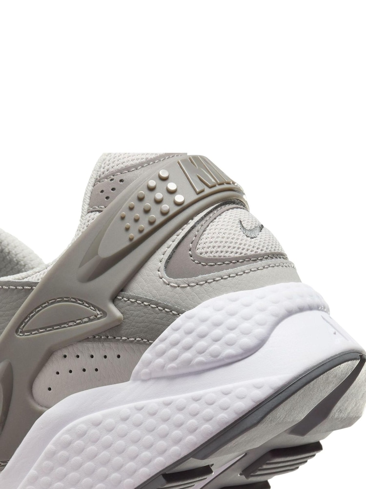 Nike Grey/White Air Huarache Runner Trainers - Image 8 of 8