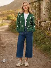 Verde - Yumi Hand Embroidered Chunky Knitted Cardigan - Imagen 2 de 4