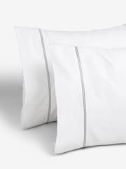 White/Silver Collection Luxe 600 Thread Count 100% Cotton Sateen Luxury Duvet Cover And Pillowcase Set - Image 4 of 4