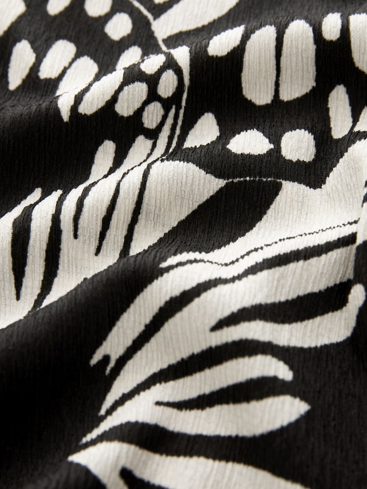 Mono Abstract Butterfly Short Sleeve Ruched Front Textured T-Shirt - Image 6 of 6