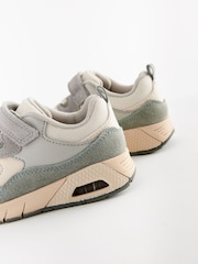 Grün/Weiß - Elastischer Sportschuh mit Schnürung - Bild 4 von 5
