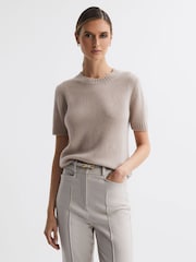 Нейтральный - Reiss-кашемировая футболка с короткими рукавами и круглым вырезом Reiss Hallie - Изображение 1 из 5