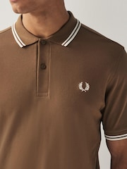 Песок/белый/светло-бежевый - Рубашка поло с контрастной отделкой Fred Perry - Image 5 of 8