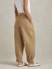 Reiss Sand Delia Cotton Tapered Parachute Trousers - Image 5 of 6