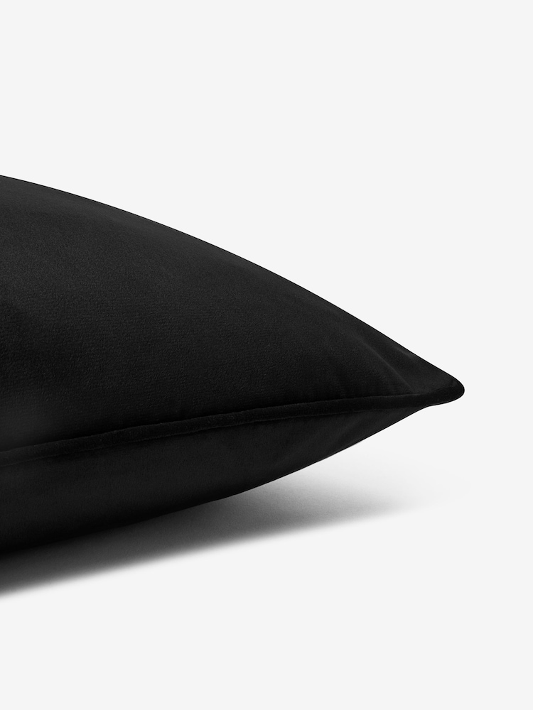 Black 40 x 59cm Matte Velvet Cushion - Image 5 of 5 Black 40 x 59cm Matte Velvet Cushion - Image 5 of 5