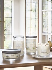Yankee Candle White Signature Medium Jar Scented Candle Clean Cotton - Image 4 of 4