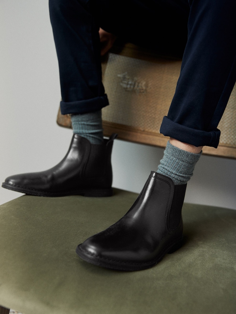 Schwarz - Chelsea-Stiefel aus Leder - Bild 1 von 9