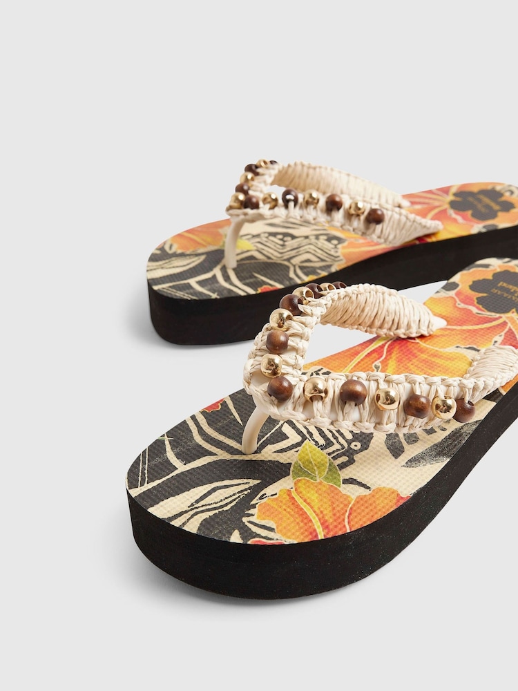 Sandalias de dedo con cuentas florales Del Maar de River Island - Imagen 6 de 6 Sandalias de dedo con cuentas florales Del Maar de River Island - Imagen 6 de 6