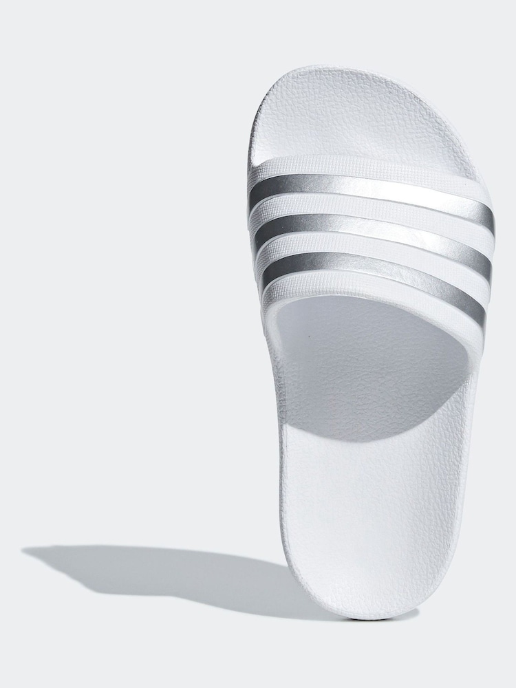 כפכפים לילדים ונוער דגם Adilette של Adidas - Image 6 of 10