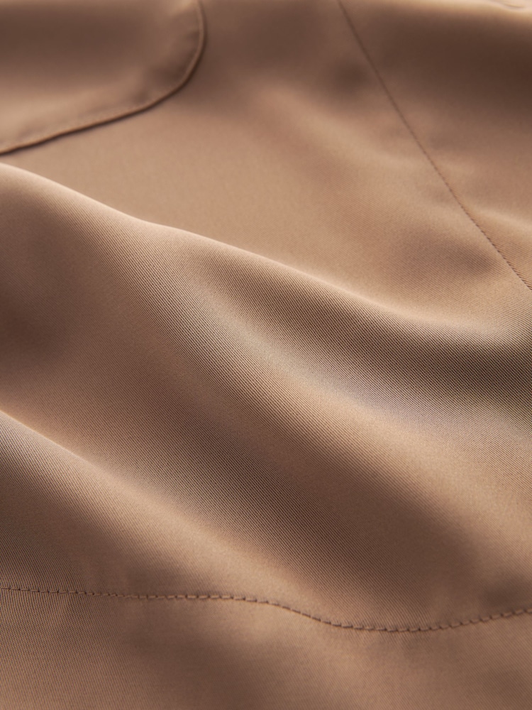 Neutrale Farbe - Langärmelige Utility-Bluse mit zwei Brusttaschen - Bild 8 von 8 Neutrale Farbe - Langärmelige Utility-Bluse mit zwei Brusttaschen - Bild 8 von 8