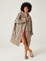 Regatta Animal Adult Waterproof Changing Robe - Image 1 of 9