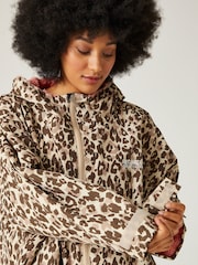 Regatta Animal Adult Waterproof Changing Robe - Image 5 of 9