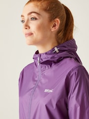 Morado - Chaqueta impermeable y plegable para mujer Pack It III de Regatta - Imagen 5 de 9