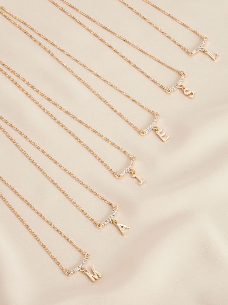 Gold Tone M Initial Necklace Letter M - Image 2 of 3 Gold Tone M Initial Necklace Letter M - Image 2 of 3