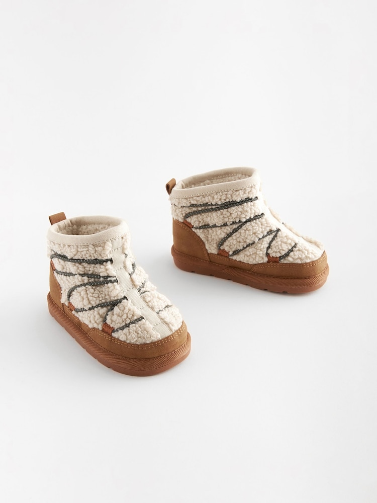 Neutro - Botas de pana con forro tipo borreguito y cordones elásticos - Imagen 1 de 5 Neutro - Botas de pana con forro tipo borreguito y cordones elásticos - Imagen 1 de 5