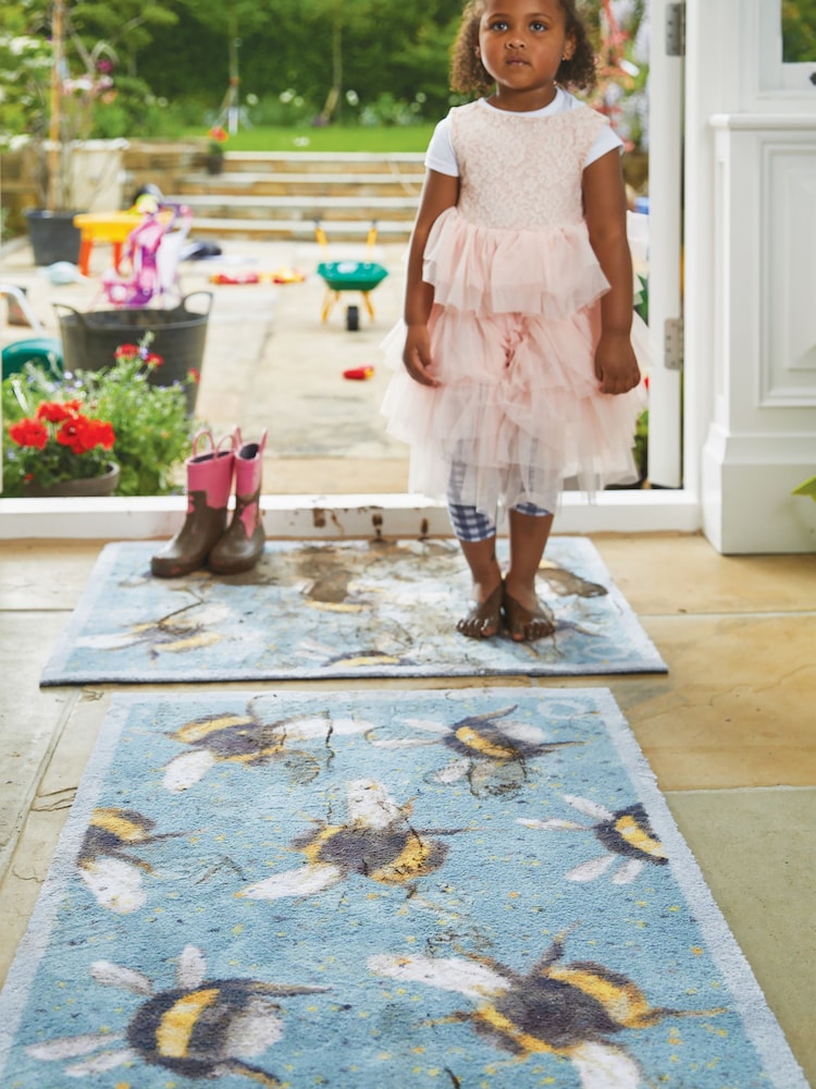 Hug Rug Bee Runner - Image 1 of 6
