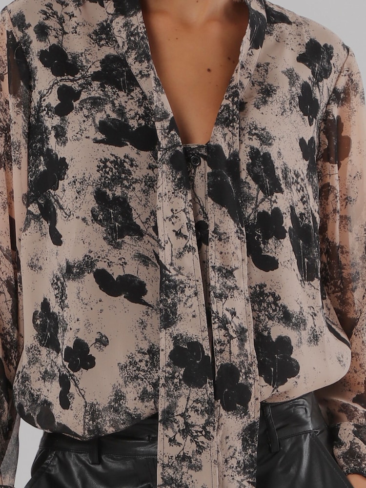 Religion Nude Alfa V-Neck Blouse With Tie Sash - Image 2 of 8 Religion Nude Alfa V-Neck Blouse With Tie Sash - Image 2 of 8