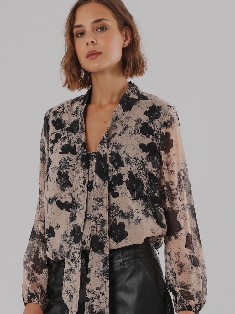 Religion Nude Alfa V-Neck Blouse With Tie Sash - Image 8 of 8 Religion Nude Alfa V-Neck Blouse With Tie Sash - Image 8 of 8