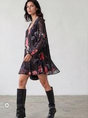 Itim - Religion The Edie Tunic Mini Dress na may Bold na Façade Print na may Cuffed na Manggas - Larawan 1 ng 8