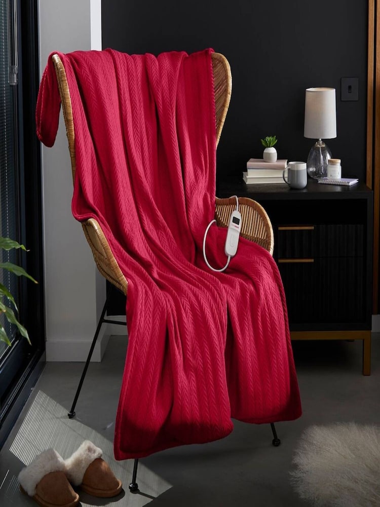 Lakeland Red Knitted Heated Throw - Image 2 of 4