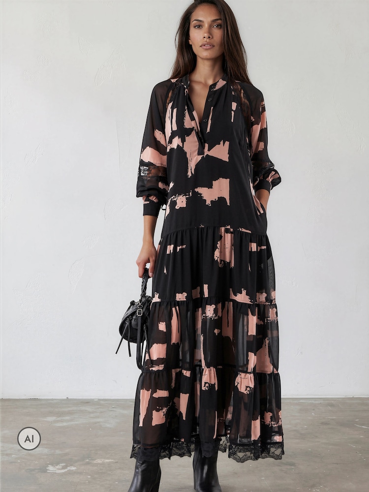 Itim - Religion Eva Tiered Maxi Dress With Lace Insert And Tie Waist - Larawan 2 ng 8 Itim - Religion Eva Tiered Maxi Dress With Lace Insert And Tie Waist - Larawan 2 ng 8