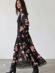 Itim - Religion Eva Tiered Maxi Dress With Lace Insert And Tie Waist - Larawan 3 ng 8