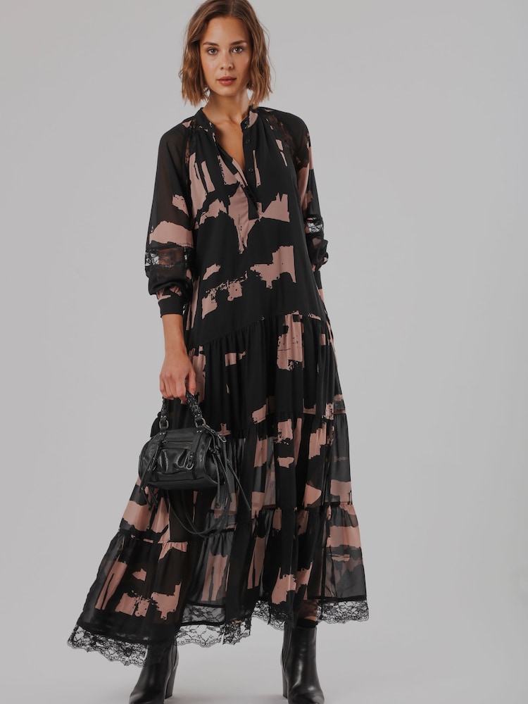 Itim - Religion Eva Tiered Maxi Dress With Lace Insert And Tie Waist - Larawan 8 ng 8 Itim - Religion Eva Tiered Maxi Dress With Lace Insert And Tie Waist - Larawan 8 ng 8