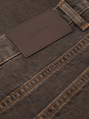Reiss Grape Brown Hendrix Yarn-Dyed Relaxed Straight-Leg Jeans - Image 7 of 7