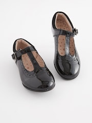 Schwarzes Lackleder - Lederschuhe mit T-Steg - Bild 1 von 6