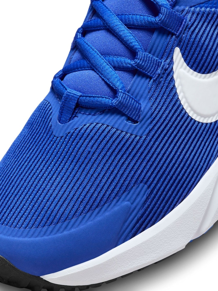 Nike Blue Youth Star Runner 4 Trainers - Image 8 of 9