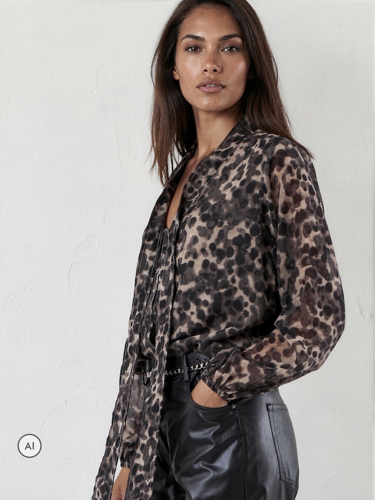 Religion Animal Leopard Print Alfa V-Neck Blouse With Tie Sash - Image 2 of 8 Religion Animal Leopard Print Alfa V-Neck Blouse With Tie Sash - Image 2 of 8