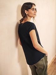 Черный - Неглубокий V-образный вырез 100% Cotton Rich укороченный рукав футболки - Изображение 4 из 6