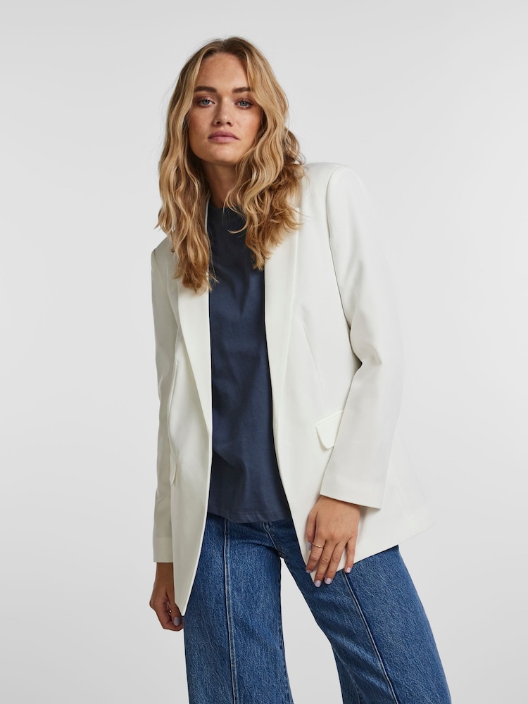 PIECES White Relaxed Fit Blazer - Image 1 of 6 PIECES White Relaxed Fit Blazer - Image 1 of 6