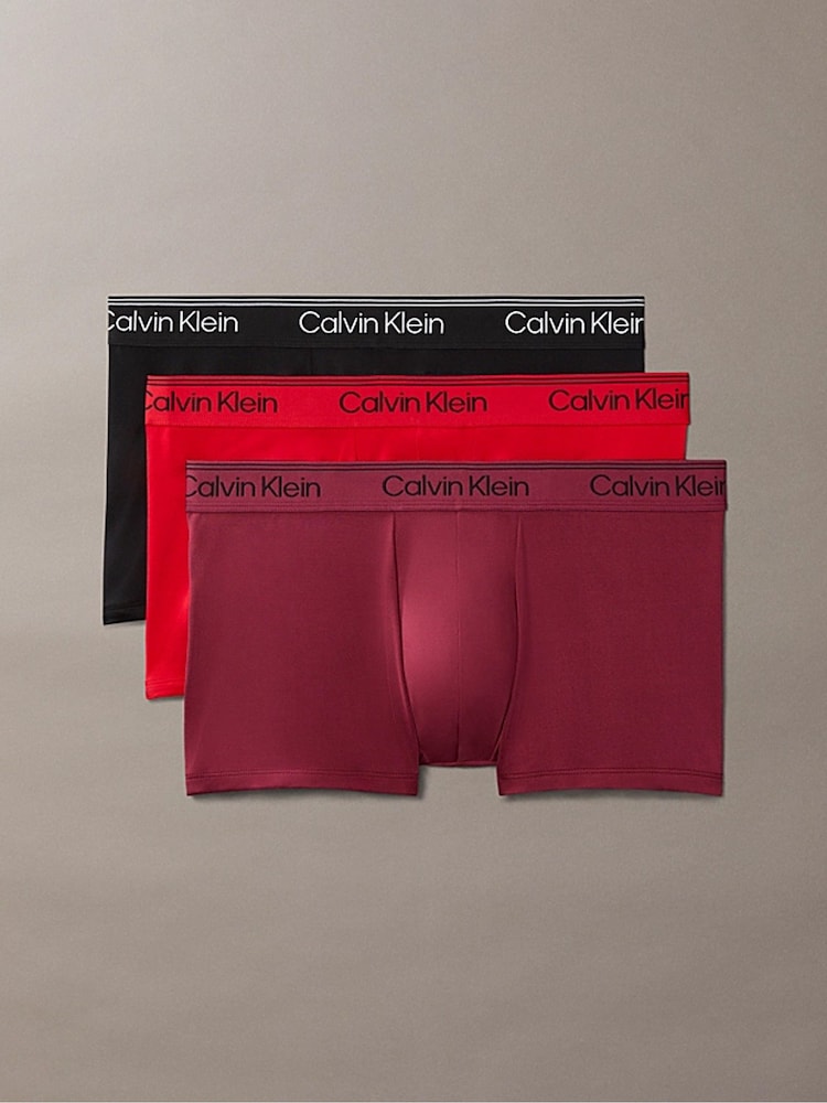 Calvin Klein מארז של 3 זוגות תחתוני בוקסר צמודים מבד מיקרו-סטרץ' בגזרה נמוכה - תמונה 1 מתוך 9 Calvin Klein מארז של 3 זוגות תחתוני בוקסר צמודים מבד מיקרו-סטרץ' בגזרה נמוכה - תמונה 1 מתוך 9