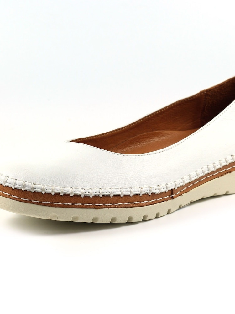 Lunar Dove Pump Shoes - Image 2 of 8 Lunar Dove Pump Shoes - Image 2 of 8