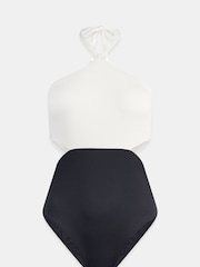 Mint Velvet figurformender Badeanzug mit Rückenschlitz - Bild 7 von 9