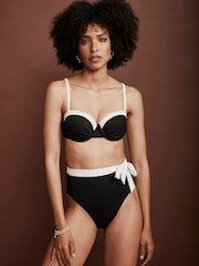 Mint Velvet bikinitop met cups en beugel - Image 2 of 9