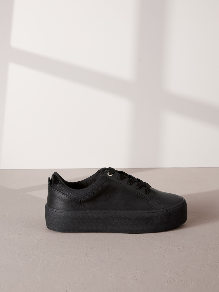 Schwarz - Signature Lederturnschuhe mit dicker Sohle - Bild 2 von 6 Schwarz - Signature Lederturnschuhe mit dicker Sohle - Bild 2 von 6