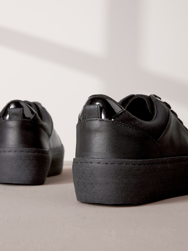 Schwarz - Signature Lederturnschuhe mit dicker Sohle - Bild 6 von 6 Schwarz - Signature Lederturnschuhe mit dicker Sohle - Bild 6 von 6