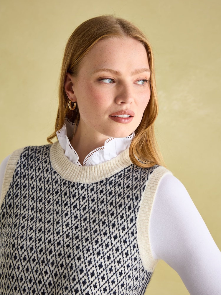 Joules Ingrid Cream/Navy Patterned Knitted Vest - Image 4 of 6