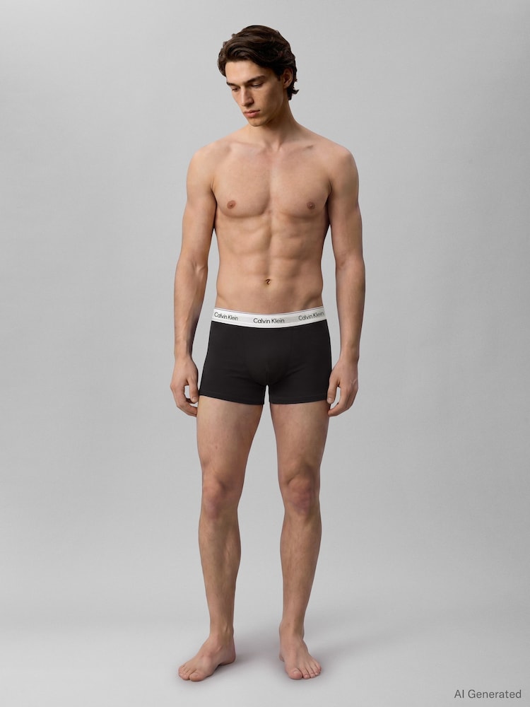 Calvin Klein מארז של 3 זוגות תחתוני בוקסר צמודים מבד סטרץ' מסיב כותנה בגזרה נינוחה, דגם Icon - תמונה 2 מתוך 5 Calvin Klein מארז של 3 זוגות תחתוני בוקסר צמודים מבד סטרץ' מסיב כותנה בגזרה נינוחה, דגם Icon - תמונה 2 מתוך 5