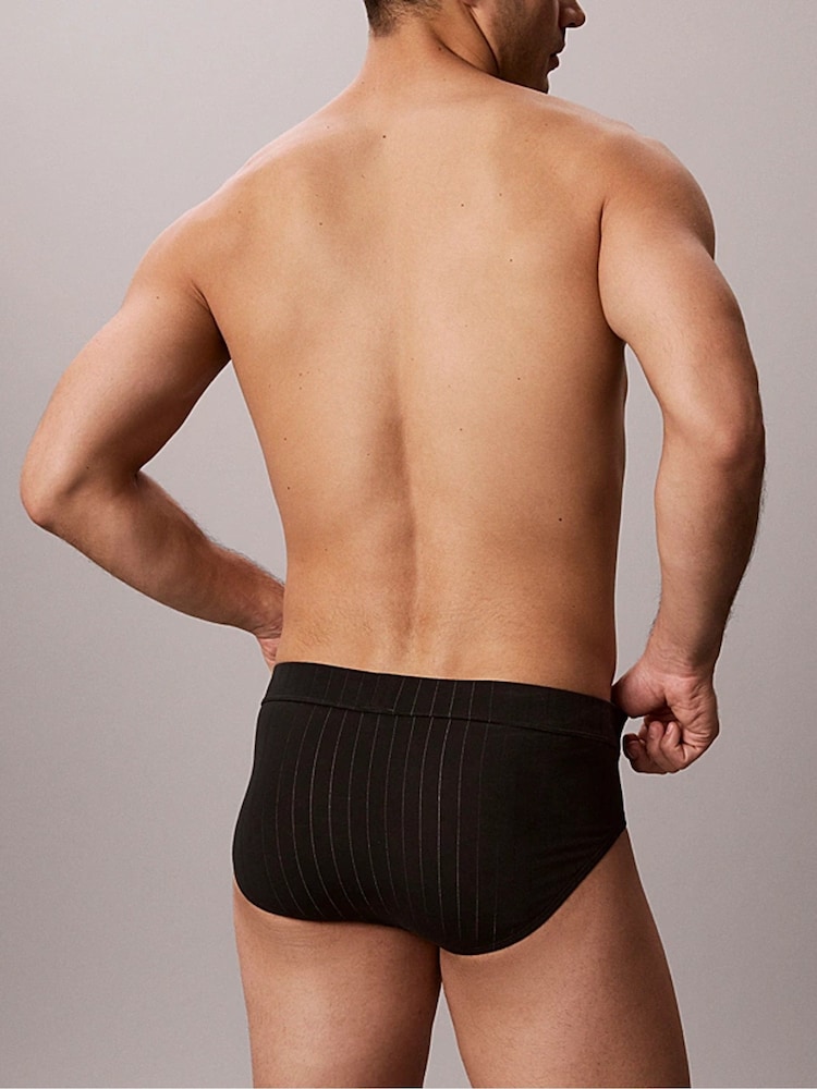 Calvin Klein תחתוני בריף - בד כותנה עם כיתוב, דגם Heritage - תמונה 2 מתוך 4 Calvin Klein תחתוני בריף - בד כותנה עם כיתוב, דגם Heritage - תמונה 2 מתוך 4
