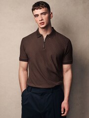 Marron chocolat - Slim Fit (Slim Fit) - Polo élégant à col zippé - Image 4 of 9