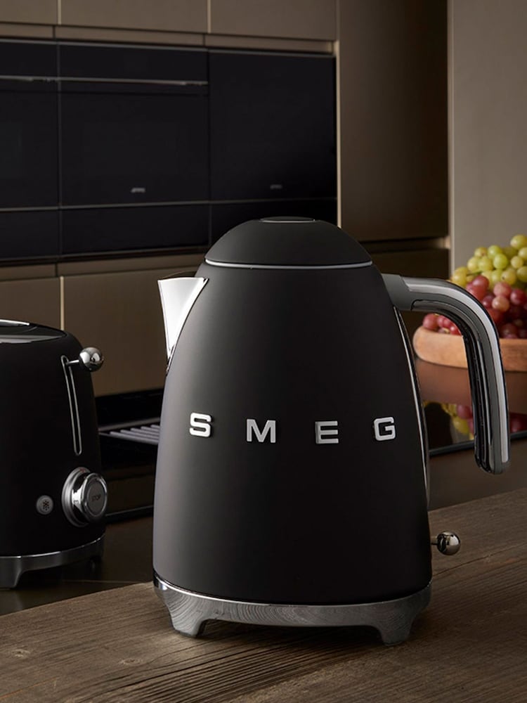 Smeg Black Kettle - Image 1 of 4