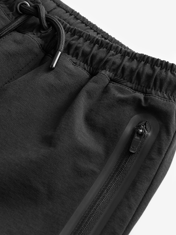 Schwarz - Sportliche Cargohose in Tapered-Fit (3–16 Jahre) - Bild 3 von 3 Schwarz - Sportliche Cargohose in Tapered-Fit (3–16 Jahre) - Bild 3 von 3